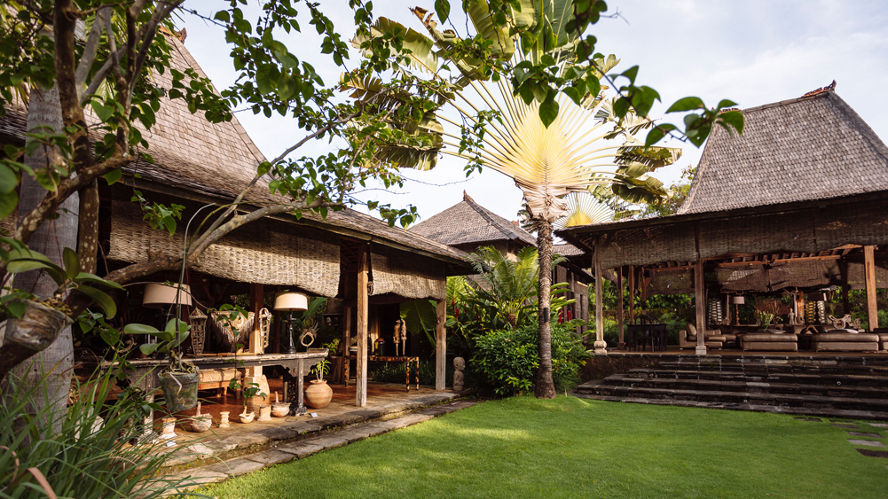 Villa Zelie - Manicured lawn